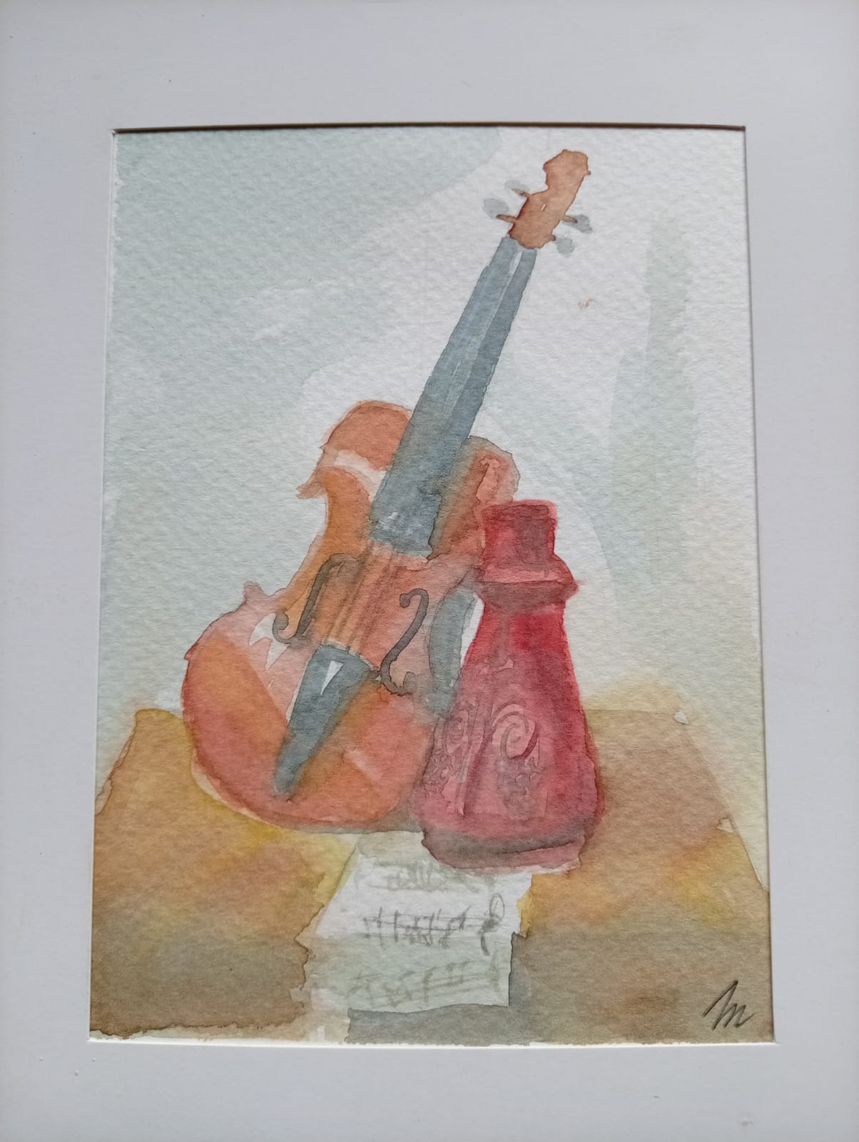 Pequeño estudio de violín y botella